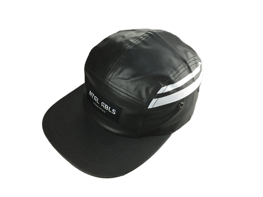 หมวกแคมป์ 5 แพนล์ที่มีแฟลต PU Visor และโลโก้ Label ที่ผสมผสาน