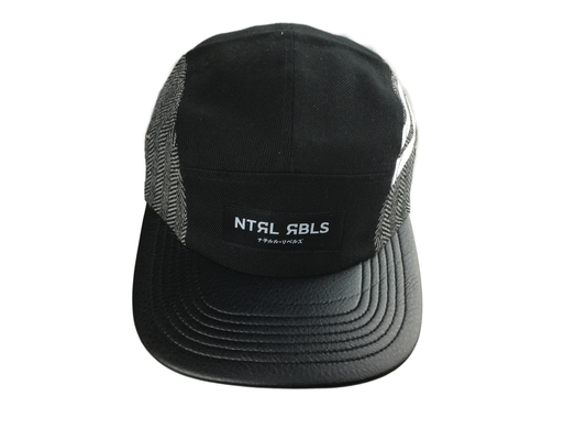 หมวกแคมป์ 5 แพนล์ที่มีแฟลต PU Visor และโลโก้ Label ที่ผสมผสาน